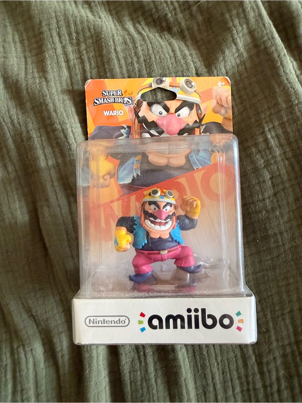 Nintendo Amiibo Super Smash Bros. Wario Figure - m
